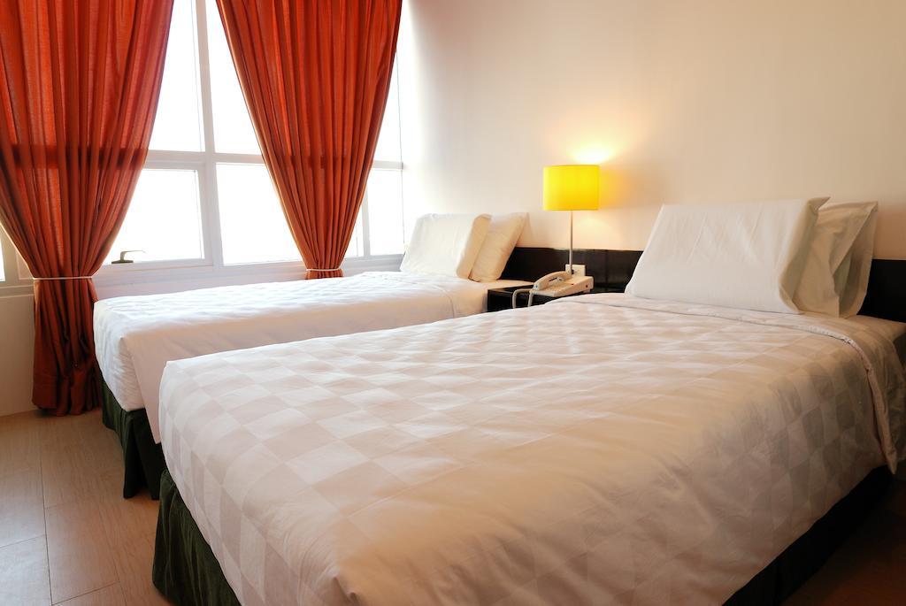 Go Hotels Plus Mandaluyong Phòng bức ảnh