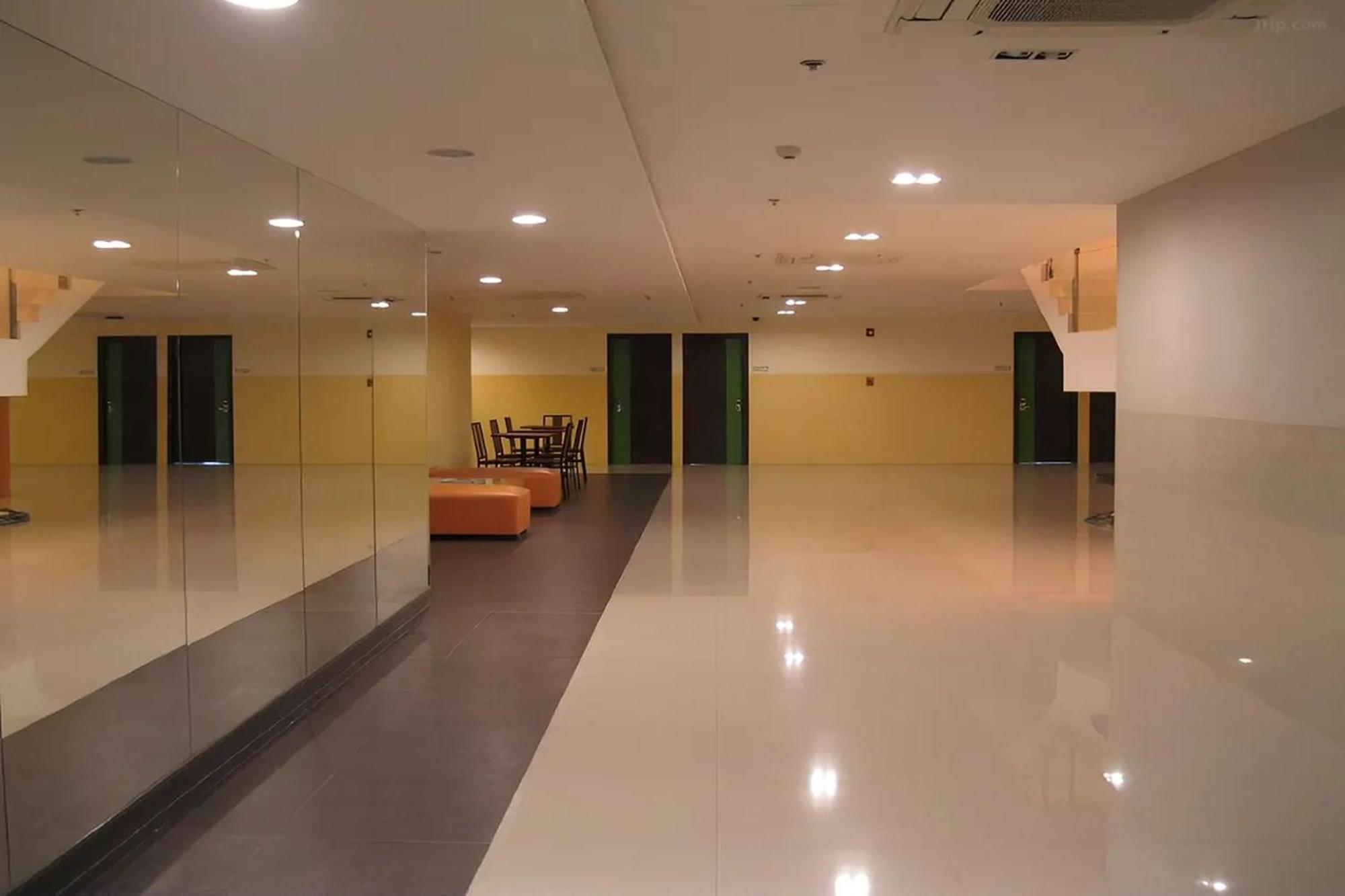 Go Hotels Plus Mandaluyong Ngoại thất bức ảnh