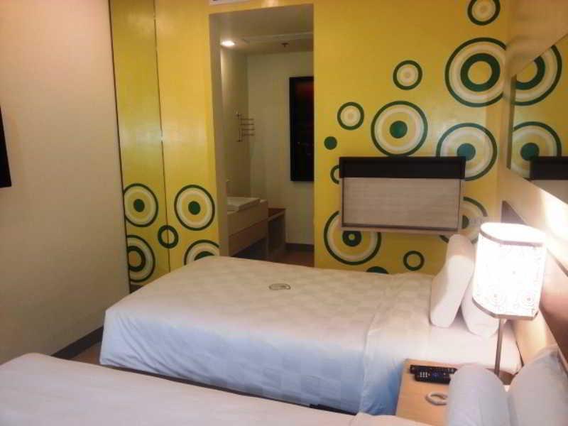 Go Hotels Plus Mandaluyong Ngoại thất bức ảnh