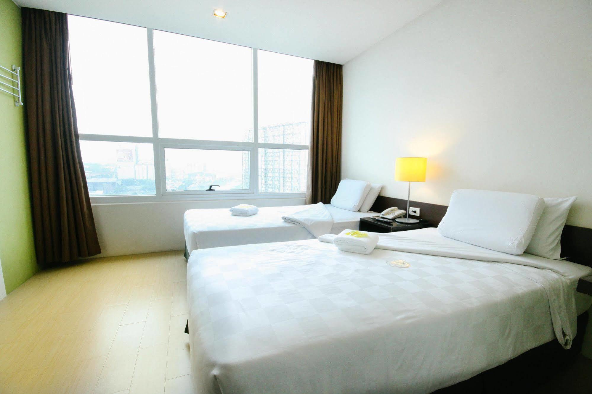 Go Hotels Plus Mandaluyong Ngoại thất bức ảnh